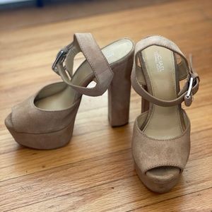 Michael Kors 5.5 peep toe pumps